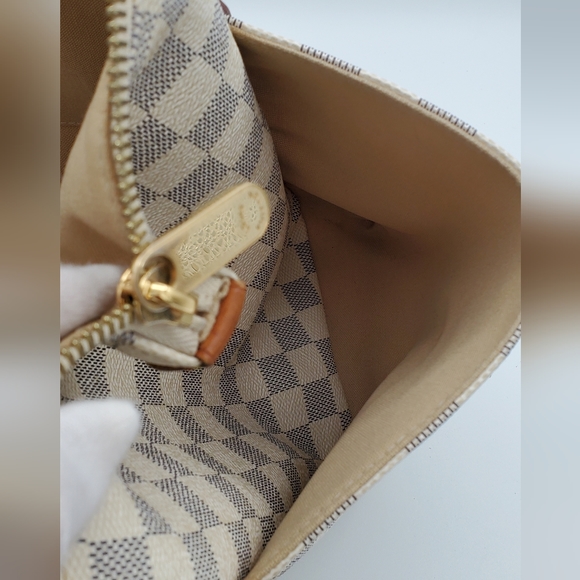 ๐ SOLD ๐ Louis Vuitton Totally PM in Damier Azur - Picture 14 of 17